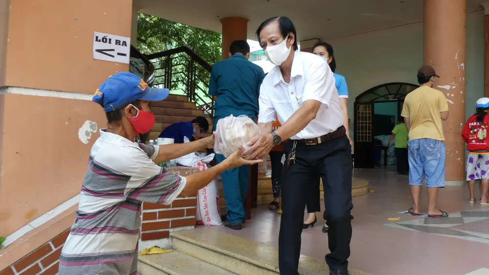  Thêm một máy “ATM gạo” được lắp đặt tại quận Tân Bình ảnh 1