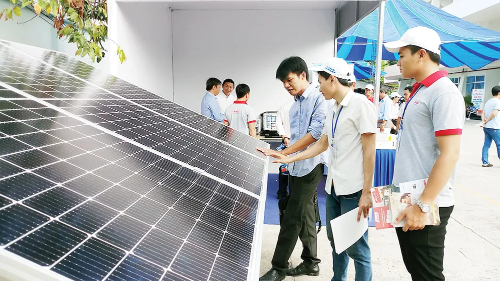 Kêu gọi tăng cường hợp tác doanh nghiệp phát triển điện mặt trời áp mái ảnh 3