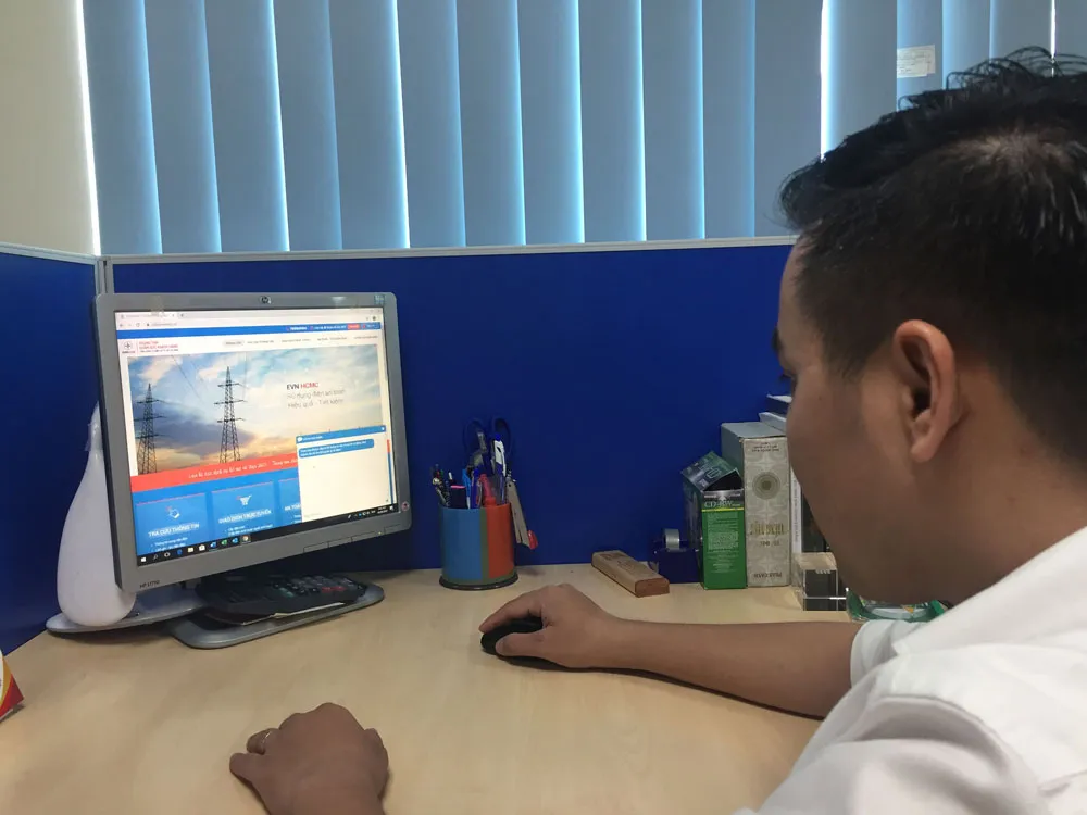 Truy cập website cskh.evnhcmc.vn để thanh toán tiền điện