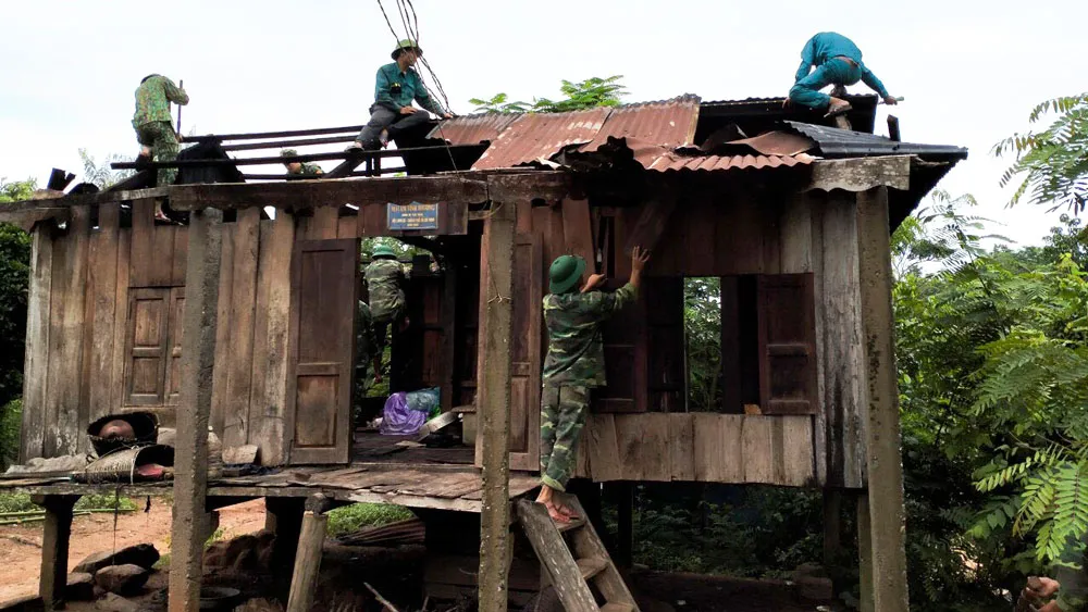 Khắc phục hậu quả bão số 5 ảnh 4