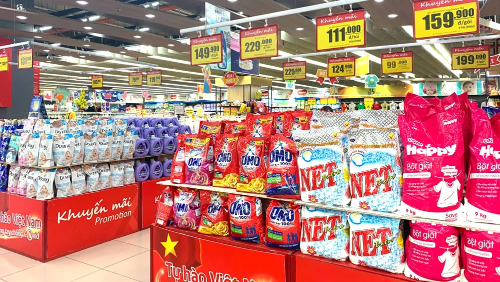 Nhiều sản phẩm giảm giá khủng thông qua hình thức thương mại điện tử