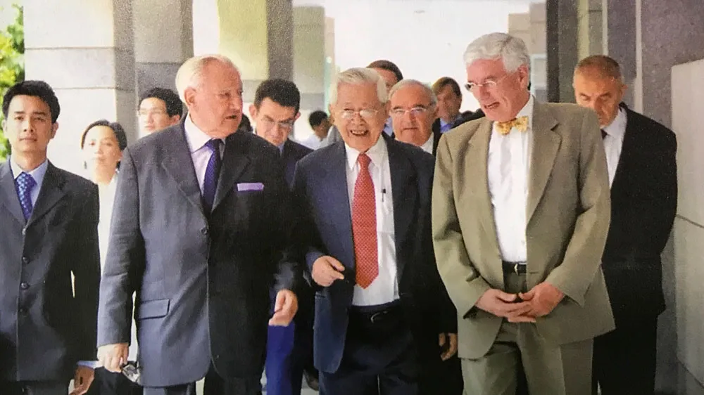 Dấu ấn y tế Việt Nam qua những ca đại phẫu - Bài 1: Dấu ấn Thầy thuốc nhân dân Dương Quang Trung ảnh 1