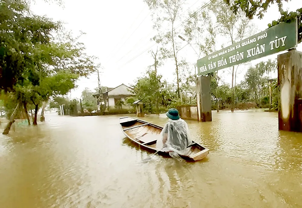 Miền Trung: Trắng tay sau đêm chạy lũ ảnh 1