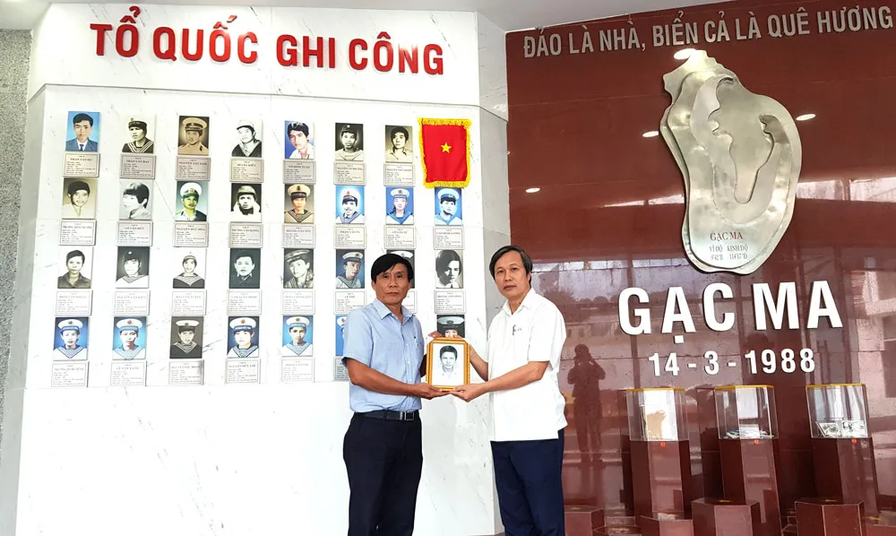 Người đi tìm di ảnh chiến sĩ Gạc Ma ảnh 1