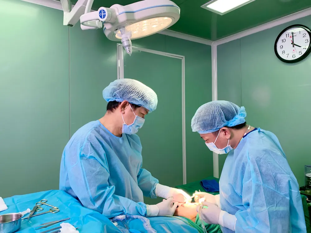 Thận trọng với làm đẹp giá rẻ ảnh 1