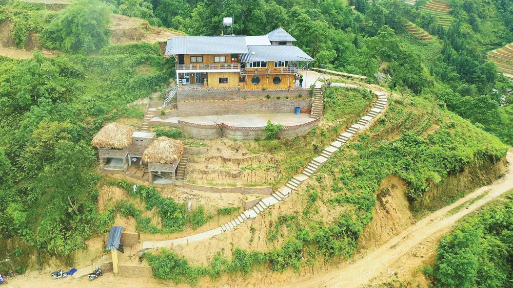 Ngôi nhà chênh vênh trên núi sở hữu tầm nhìn khoáng đạt