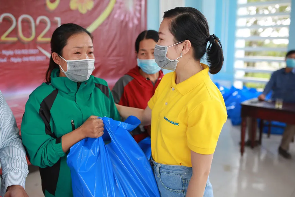 Tết ấm đến với Trà Leng và Rào Trăng ảnh 3