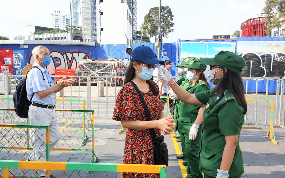 Đường hoa, đường sách đón khách tham quan ảnh 1