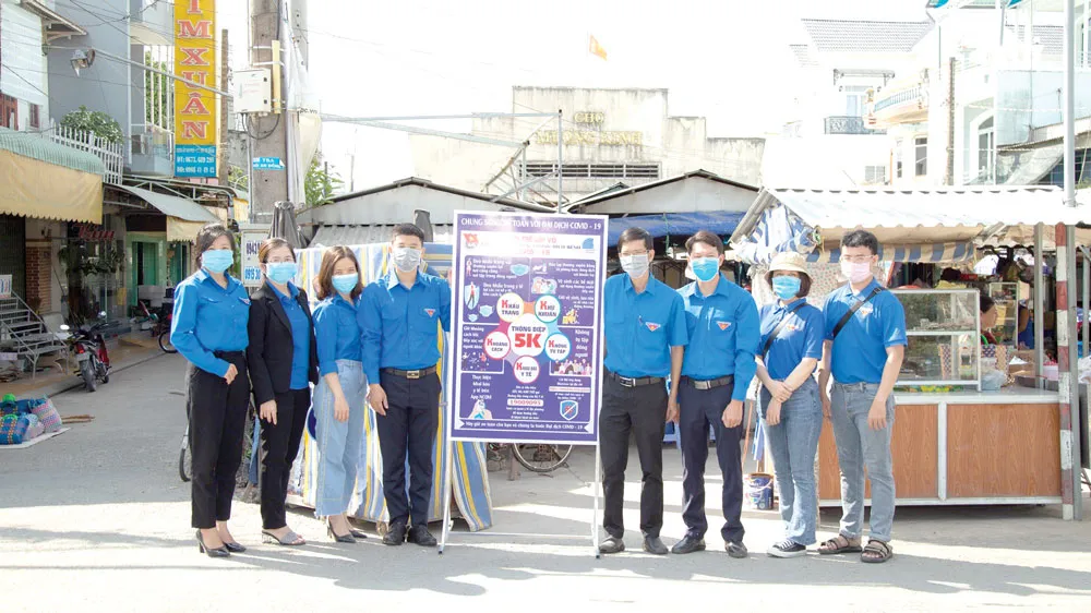 Chi đoàn Công ty Xổ số kiến thiết Đồng Tháp tham dự hoạt động ra quân Tháng Thanh niên gắn với hoạt động Kỳ nghỉ hồng ảnh 1