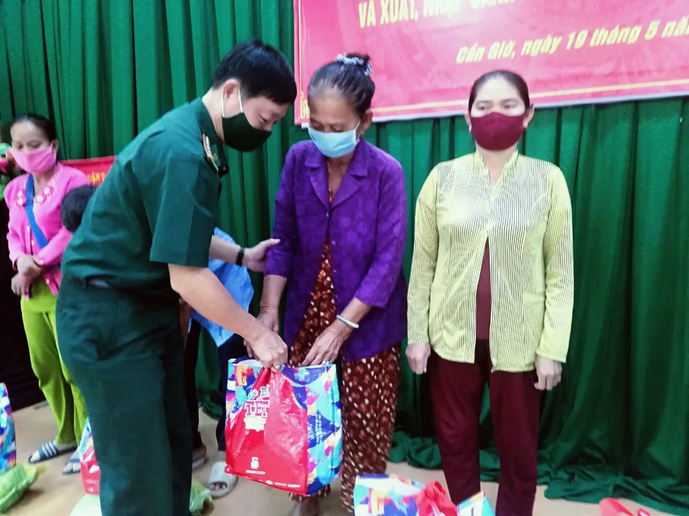 Phát động phong trào “Toàn dân tham gia phòng, chống dịch Covid-19 và xuất, nhập cảnh trái phép” ở khu vực biên giới biển ảnh 5