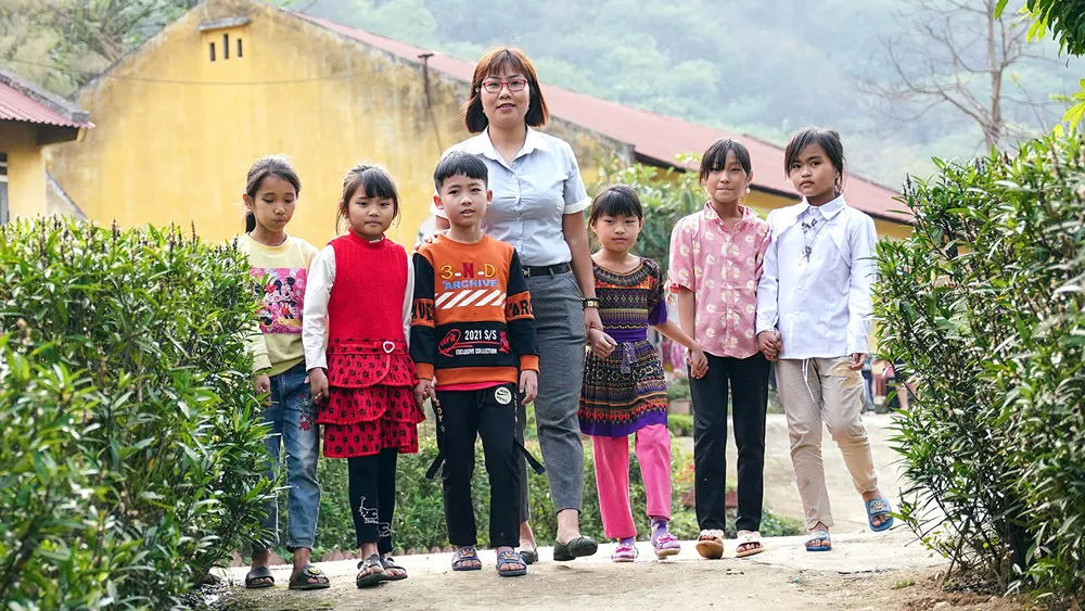 Những cột mốc biên cương - Bài 3: Gieo chữ miền biên ải ảnh 2