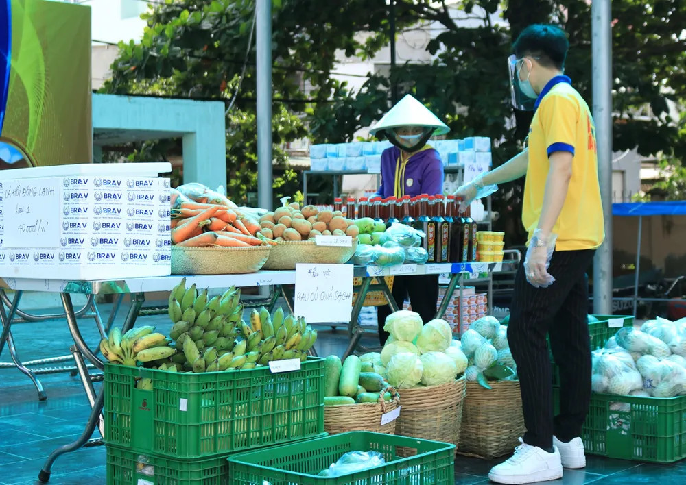 Nhiều hoạt động hỗ trợ người khó khăn từ “Siêu thị mini 0 đồng”  ảnh 2