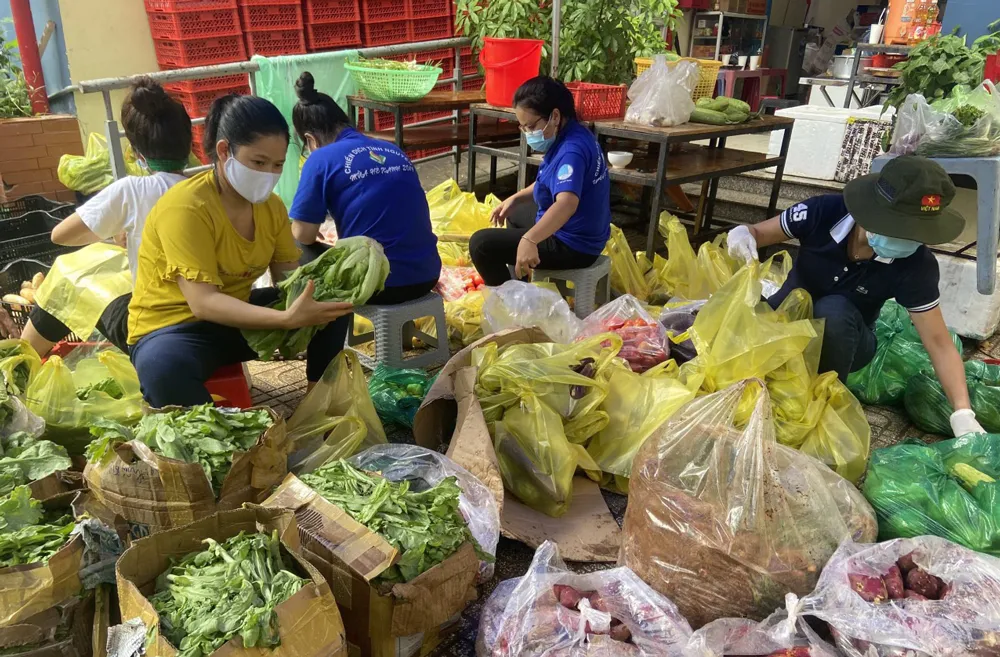 Ở đâu dân khó, ở đó có cán bộ phường xã ảnh 1