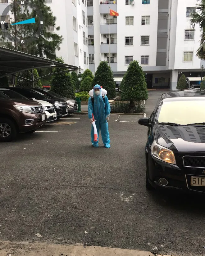 Cư dân chung cư giúp nhau vượt dịch ảnh 1