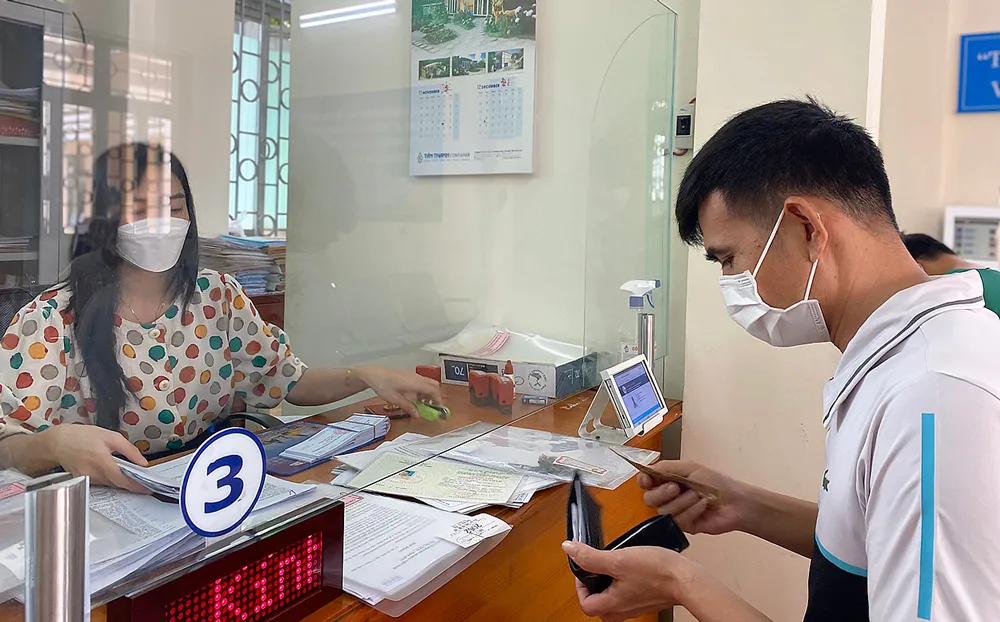 Công sở đón dân trở lại: Chậm nhưng an toàn ảnh 2