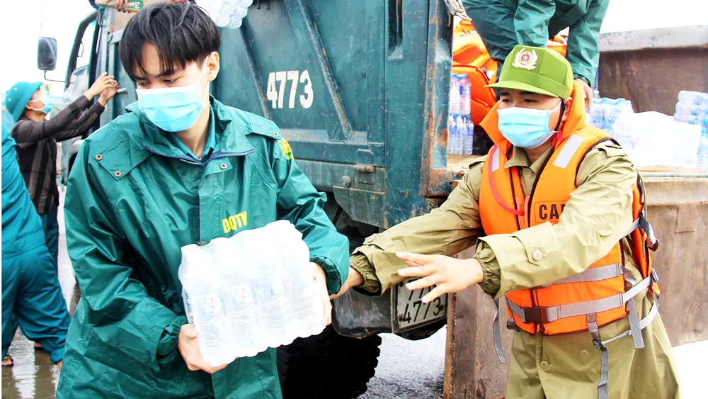 Các tỉnh Nam Trung bộ và Tây Nguyên nỗ lực khắc phục hậu quả lũ lụt ảnh 1