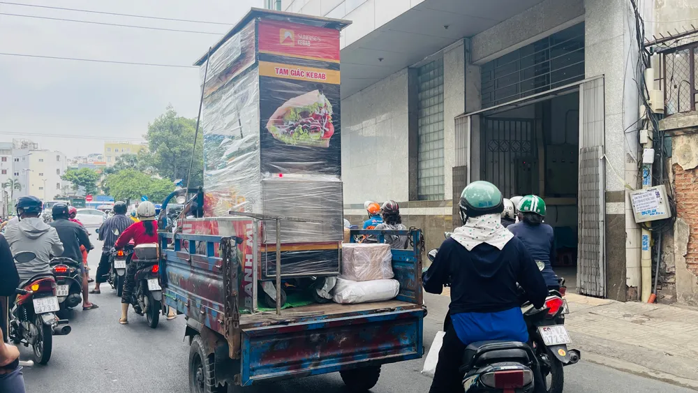 Cần xử lý nghiêm xe chở hàng cồng kềnh  ảnh 1