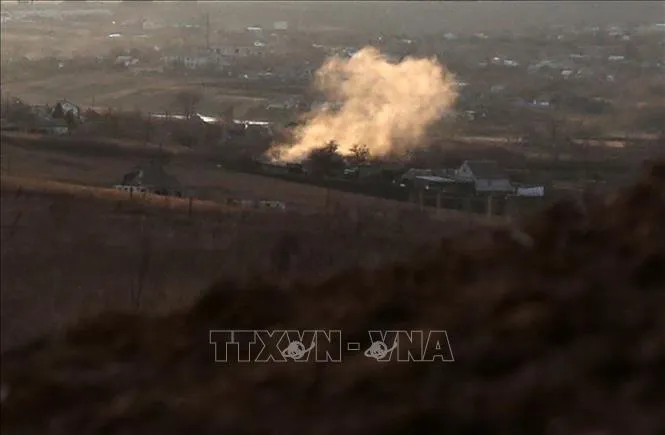 Tổng thống Ukraine xác nhận Nga tấn công "cơ sở hạ tầng quân sự" ảnh 1