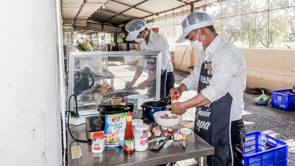 Vedan Việt Nam tổ chức ngày hội nấu ăn mừng Ngày quốc tế Phụ nữ 8-3 - Nơi đàn ông vào bếp ảnh 2