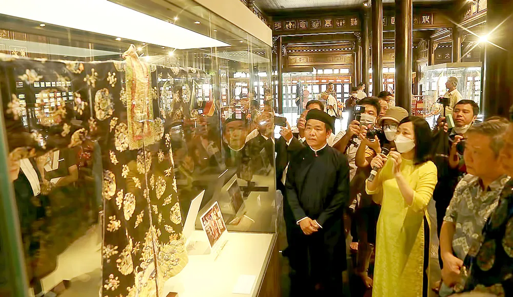 Trưng bày 2 cổ vật triều Nguyễn ảnh 1