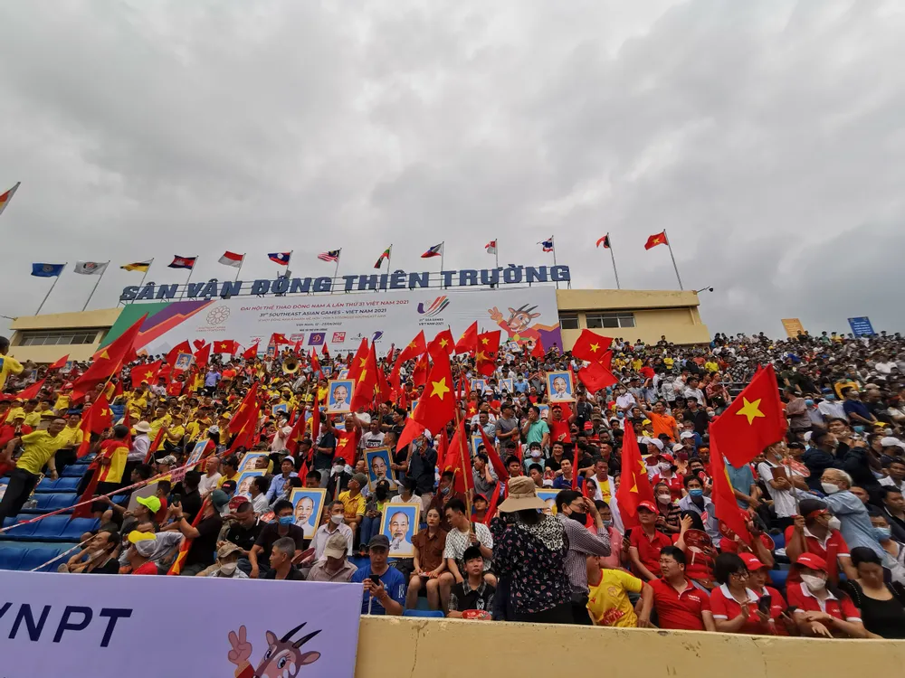 “Chảo lửa” từ khán đài ảnh 2