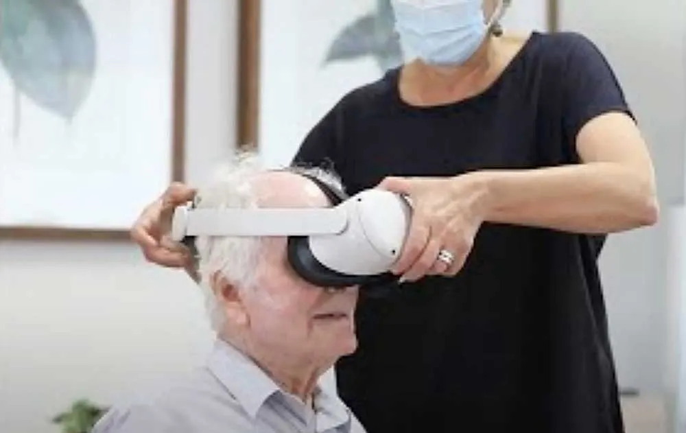 Thử nghiệm bộ công cụ sử dụng tai nghe thực tế ảo cho người cao tuổi ở bang Queensland