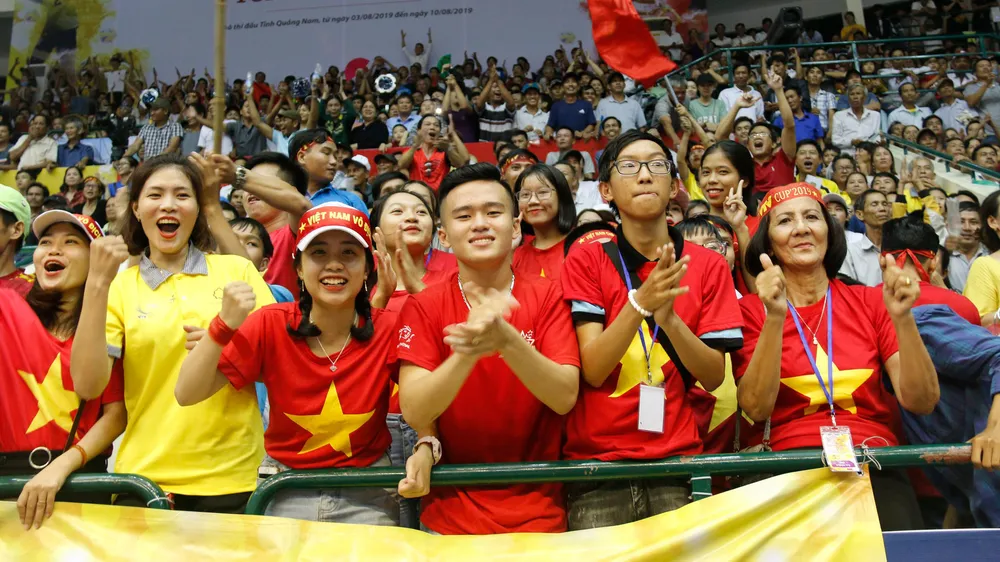 “Chảo lửa” từ khán đài ảnh 4