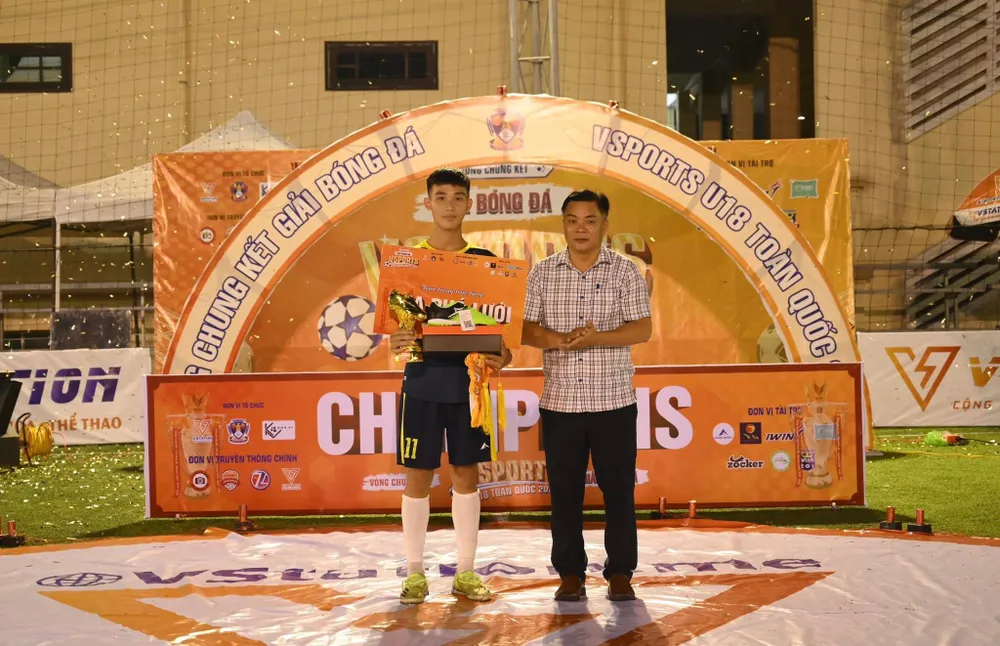 20 đội bóng dự vòng chung kết giải bóng đá VSports U18 toàn quốc năm 2022 ảnh 2