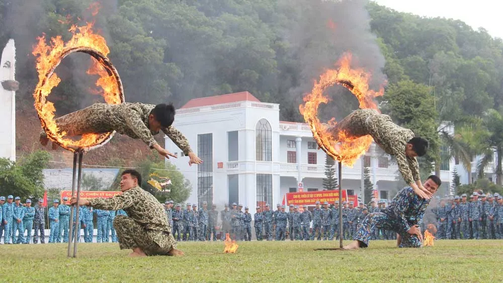 Đặc công khổ luyện  ảnh 2