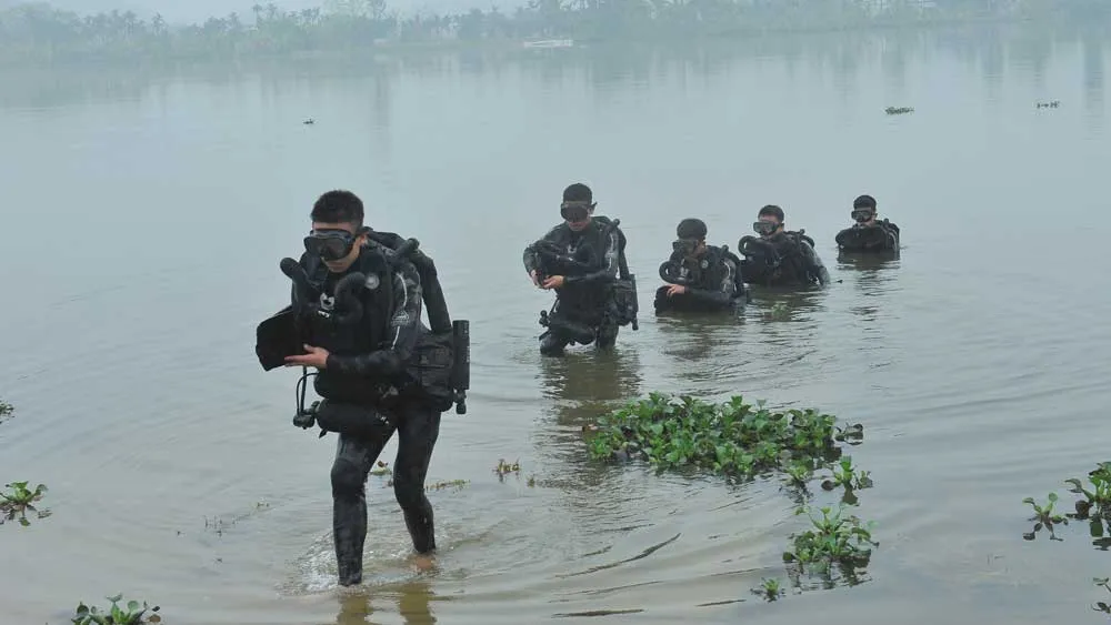 Đặc công khổ luyện  ảnh 1