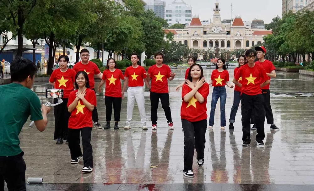 Thêm nhiều phố đi bộ về đêm - Tại sao không? - Bài 1: Hấp dẫn du khách, tăng doanh thu ảnh 1