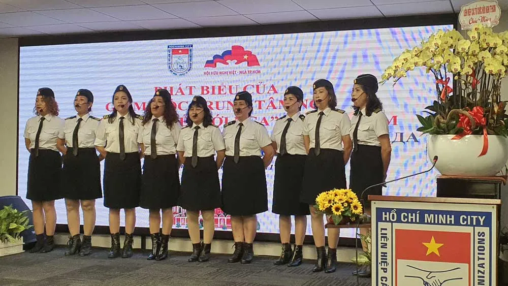 Lễ kỷ niệm 105 năm Cách Mạng Tháng Mười Nga  ảnh 2