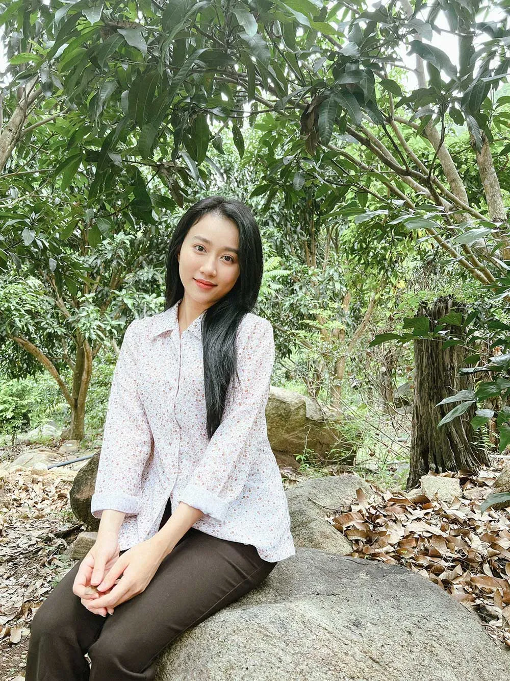 Diễn viên Huỳnh Hồng Loan: Yêu, hết mình và muốn sống cùng nhân vật ảnh 1