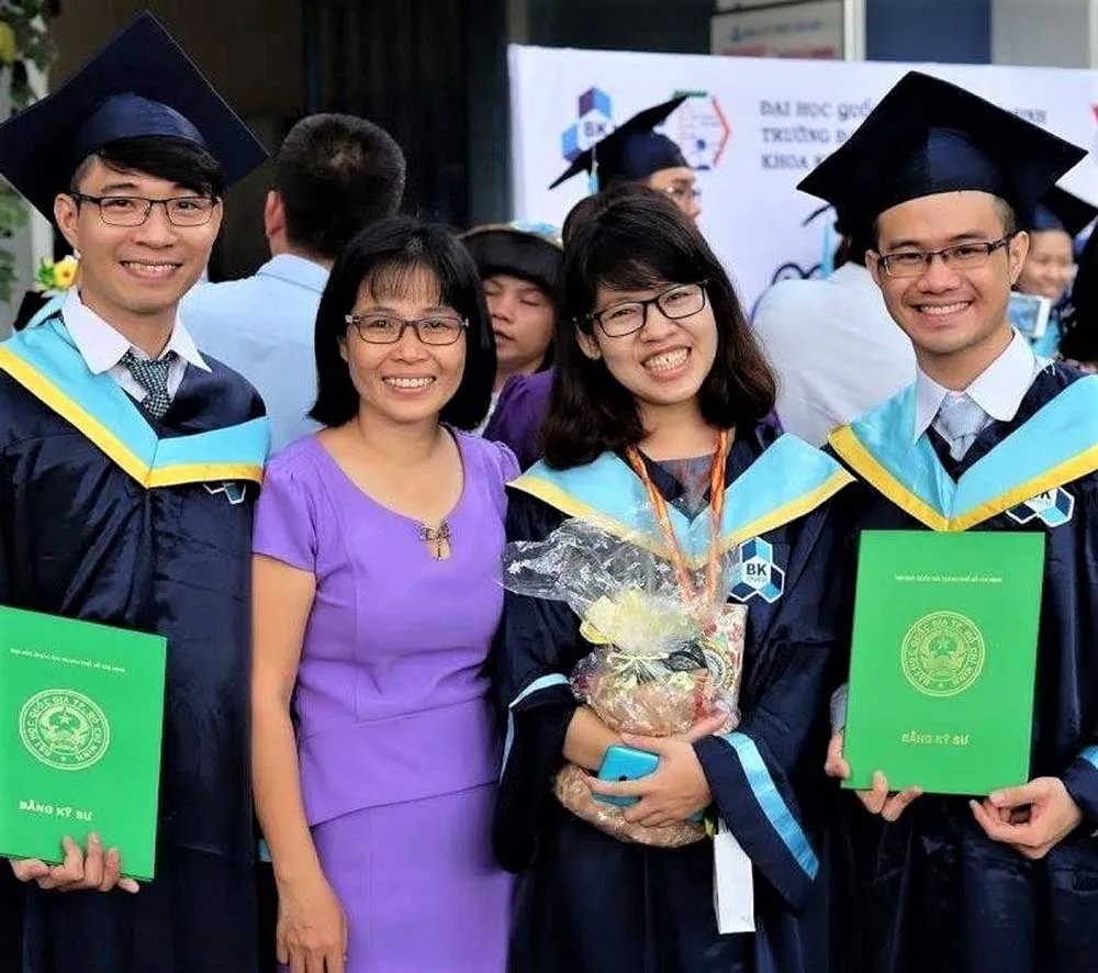 Vinh danh trên bảng vàng khoa học ảnh 2