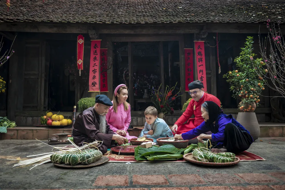 Nhân vật: Anh Igor, chị Anya, cháu Addrei, ông Hùng, bà Mận Nhân vật: Anh Igor, chị Anya, cháu Addrei, ông Hùng, bà Mận
