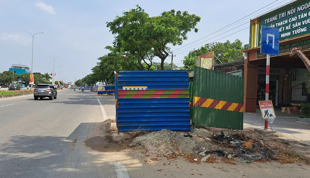 Quốc lộ 51 đầy lô cốt ảnh 1