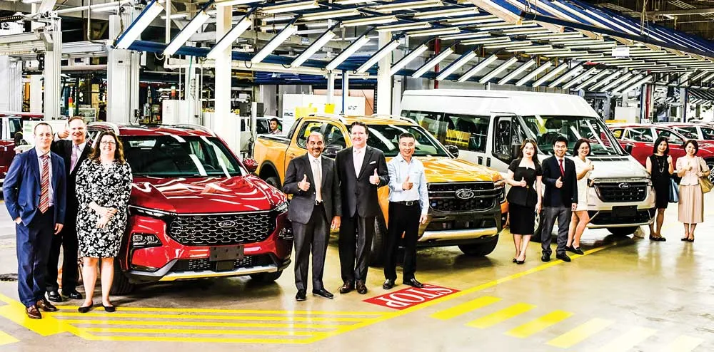 Đoàn tham quan nhà máy Ford Việt Nam