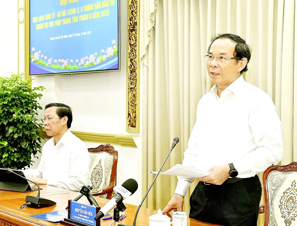 Bí thư Thành ủy TPHCM Nguyễn Văn Nên phát biểu tại Hội nghị tình hình kinh tế - xã hội tháng 5-2023, 5 tháng đầu năm và nhiệm vụ, giải pháp trọng tâm tháng 6-2023. Ảnh: VIỆT DŨNG