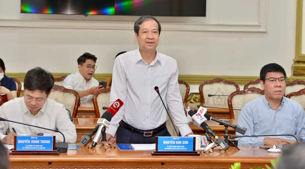 Bộ trưởng Bộ GD-ĐT Nguyễn Kim Sơn phát biểu. Ảnh: CAO THĂNG