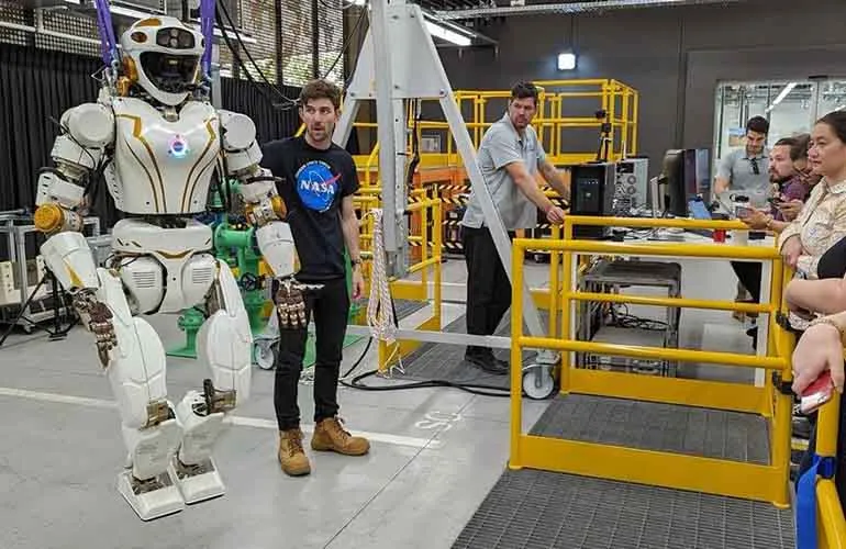 Robot bảo trì cơ sở dầu khí