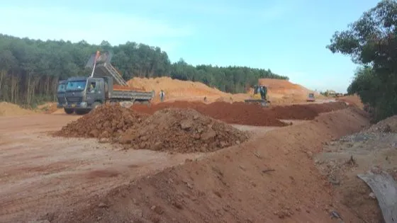 Công trường dự án cao tốc Bắc - Nam ở khu vực miền Trung