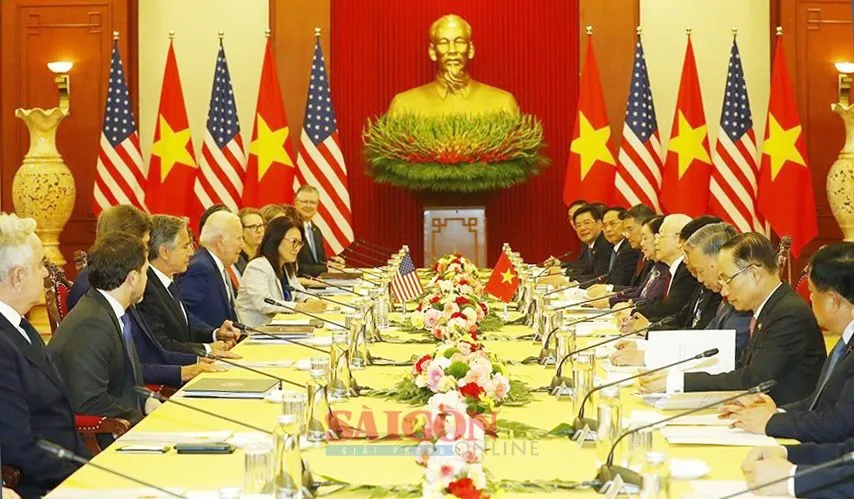 Quang cảnh cuộc hội đàm giữa Tổng Bí thư Nguyễn Phú Trọng và Tổng thống Joe Biden tại trụ sở Trung ương Đảng, chiều 10-9. Ảnh: VIẾT CHUNG