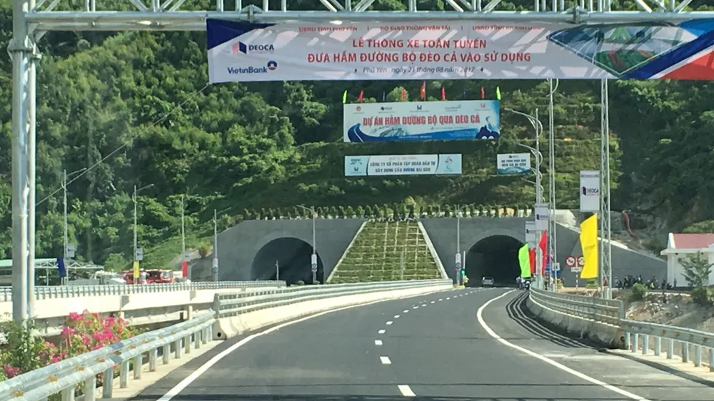 Hầm đường bộ Đèo Cả. Ảnh: VGP Hầm đường bộ Đèo Cả. Ảnh: VGP