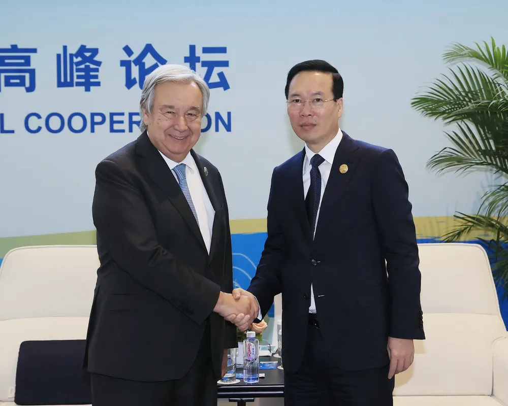 Chủ tịch nước Võ Văn Thưởng gặp Tổng Thư ký Liên hợp quốc Antonio Guterres. Ảnh: TTXVN