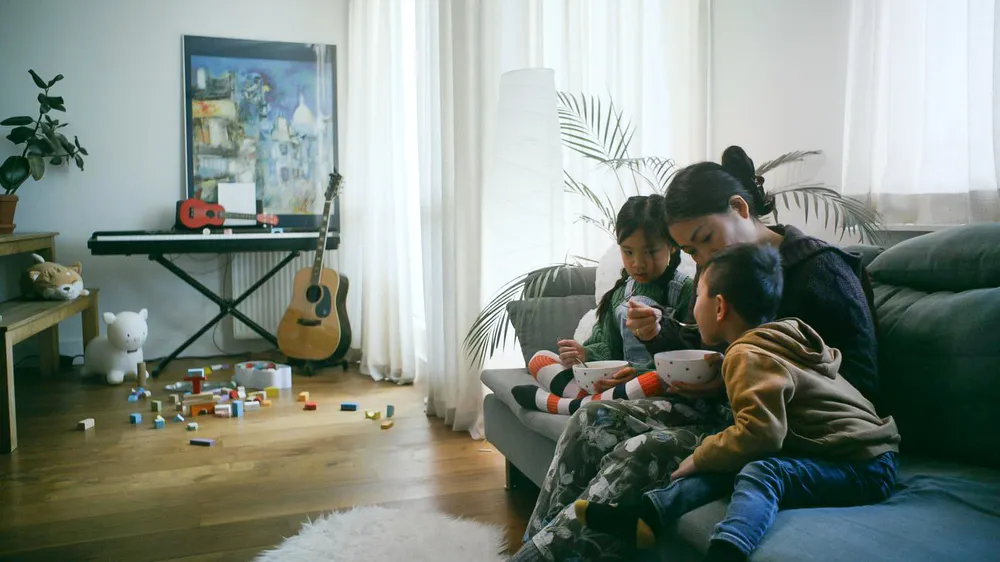 Một cảnh trong phim Bà vú