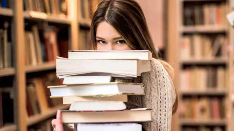 Những người thích đọc sách thường có IQ cao
