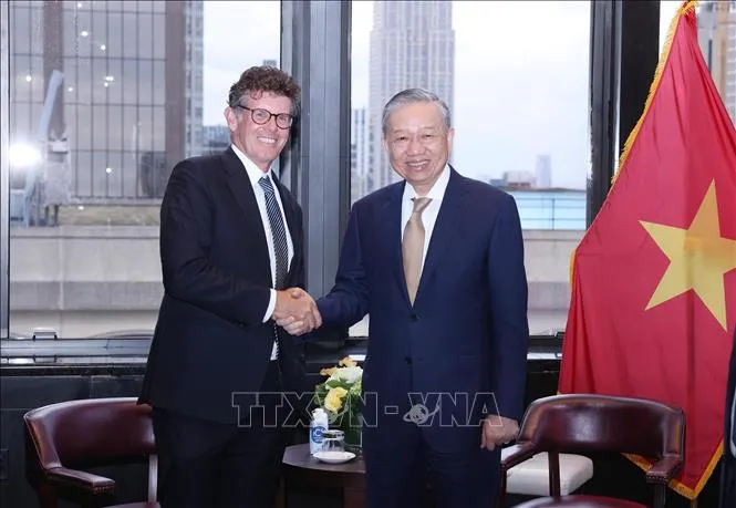 Tổng Bí thư, Chủ tịch nước Tô Lâm tiếp ông Jake Siewert, Giám đốc điều hành Quỹ đầu tư Warburg Pincus. Ảnh: TTXVN