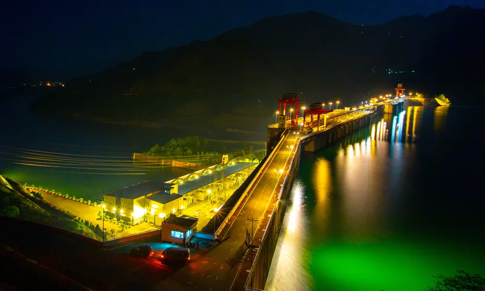 Thành tựu - Rực rỡ sắc đêm.jpeg