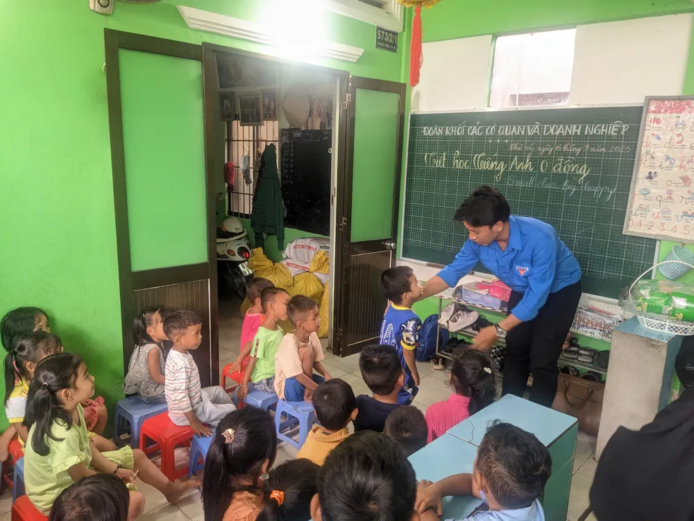 Vì trẻ thơ- Lớp học tiếng Anh 0 đồng.jpeg