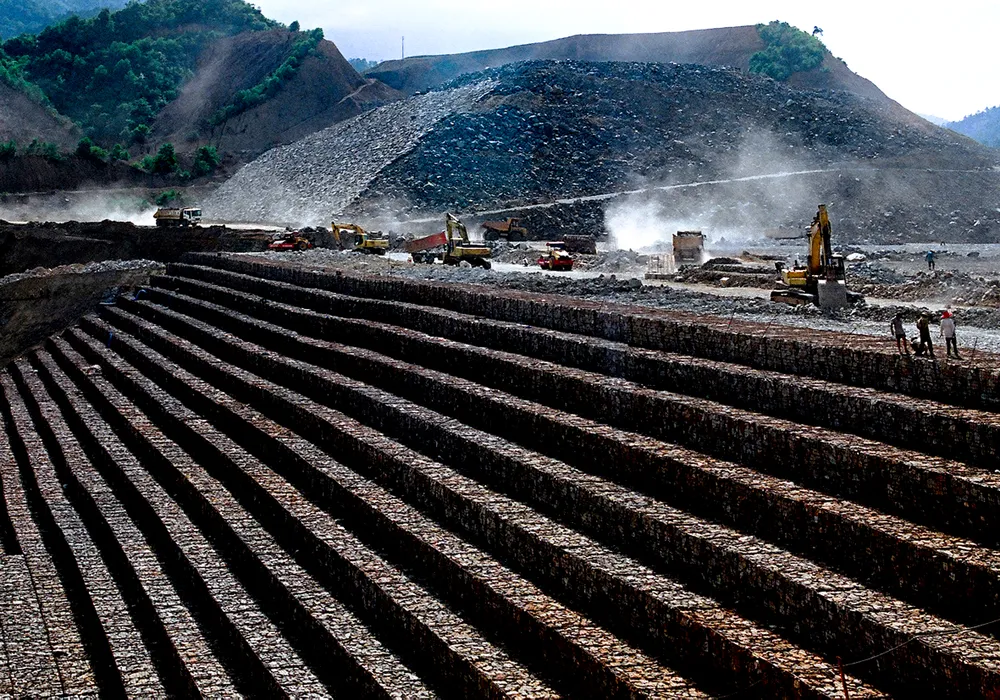 Cống hiến- Bậc thang công trình.jpeg